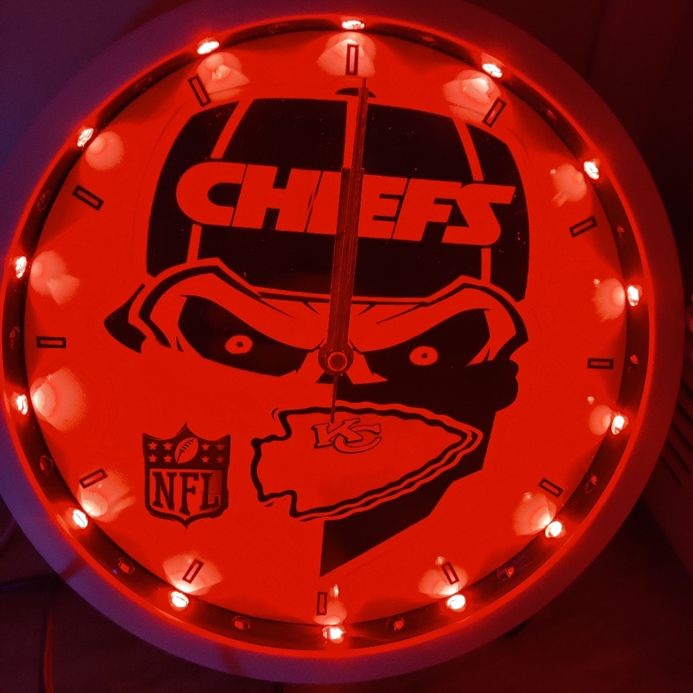 Chiefs led light clock - Picture 8 of 10